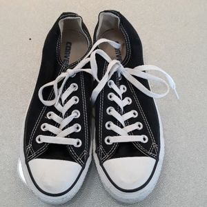 Chuck Taylor Converse Low Top All Stars